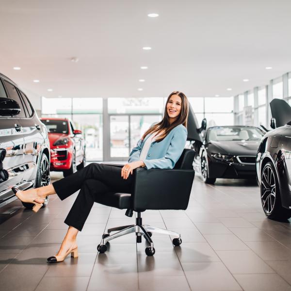 Kelly Car Mom